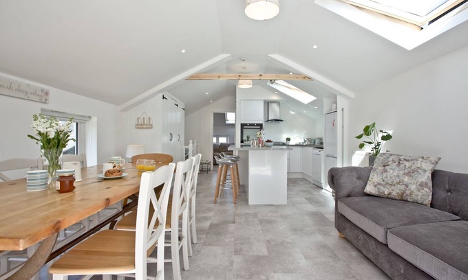 Newquay House | The Mews - a house that sleeps 6 guests in 2 bedrooms