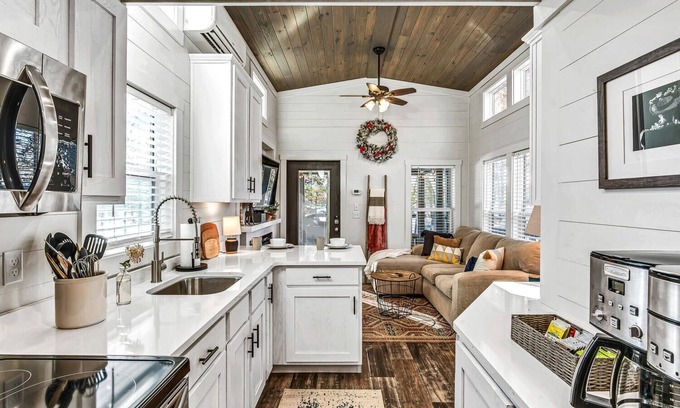 Tracy City House | The Mini Pearl at The Retreat at Water's Edge