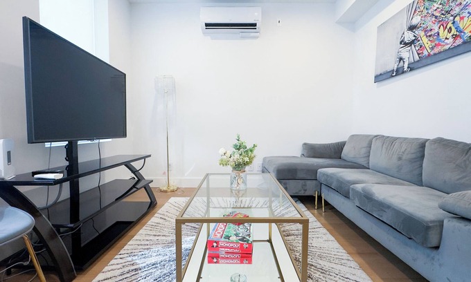 Midtown East Apartment | The Modern-Midtown East Duplex – 3BR w/Designer Finishes -Sleeps 10