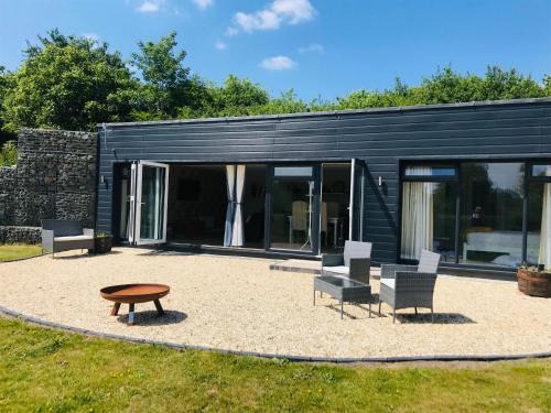 Worcester House | The Mole Hill