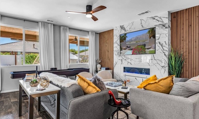 Indio House | The Monroe~2.5 Mi to Festivals, 5Bd 3 Bth, Amazing Pool & Backyard! Indoor Gym w A/C! Games! EV Char