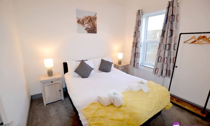 Salisbury House | The Moo House 2 bed Property - Stayseekers