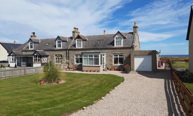 Fochabers House | The Mouries Holiday Cottage