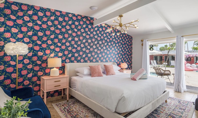 Warm Sands Hotel | The Muse Hotel | Palm Springs | Pool, Hot Tub, Kitchen, Private Yard | Suite 8!