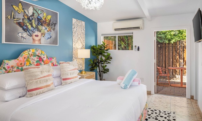Warm Sands Hotel | The Muse Hotel | Palm Springs | Pool & Hot Tub | Suite 9!
