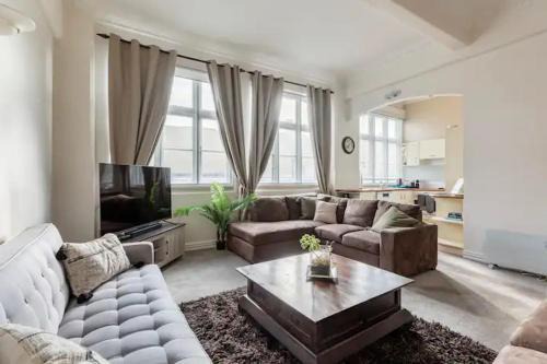 Te Aro Apartment | The Nest - Central and Sunny Wellington Loft