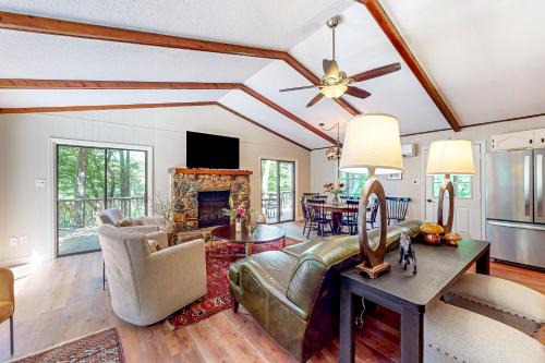 Brevard House | The Nunv Cabin