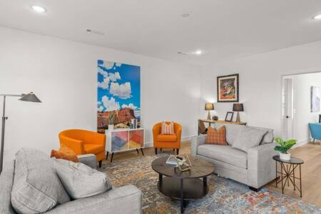 Bentonville House | The O'Keeffe-2nd Floor Boutique Hotel Suite