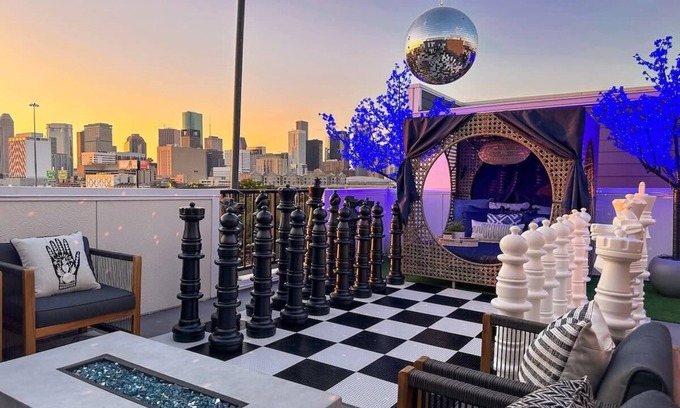 South Central Houston House | The Oasis Checkmate HTX Rooftop