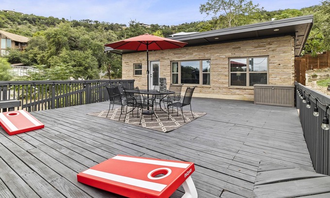 Lower Basin Lake Travis Cottage | The Oasis Corner Cottage at Lake Travis, 2 Bedroom, Private Deck and Patio