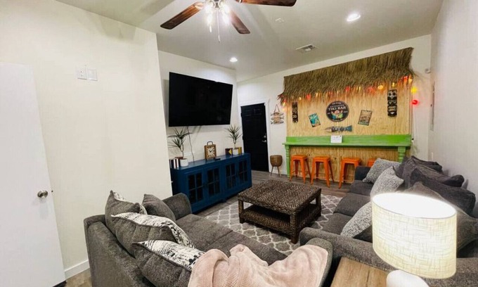 Eufaula House | The Oasis in the Cove, Beautiful Lakefront View!