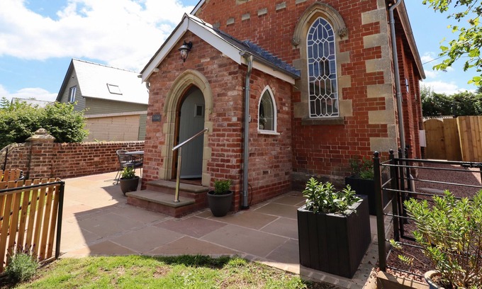 Dorstone Cottage | THE OLD CHAPEL, family friendly, luxury holiday cottage in Dorstone