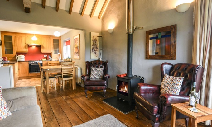 Bridport Cottage | THE OLD DAIRY, pet friendly, character holiday cottage in Charmouth