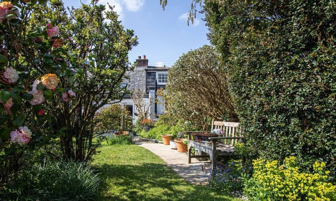 Burlawn Cottage | The Old Post Office, nr Wadebridge & woodland walk