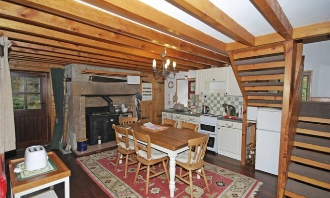 Byrness Cottage | THE OLD SCHOOL HOUSE, pet friendly, with open fire in Rochester