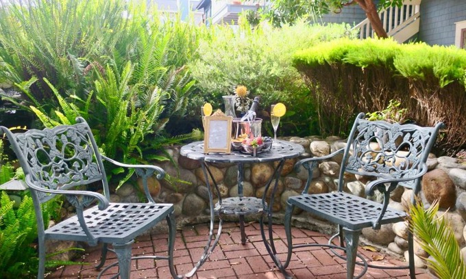 Pacific Grove Bed & Breakfast | The Old St Angela Inn