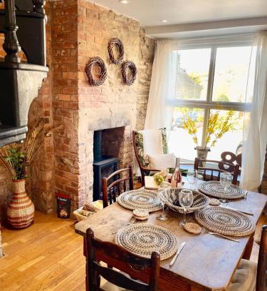 Hayfield House | The Old Toll House