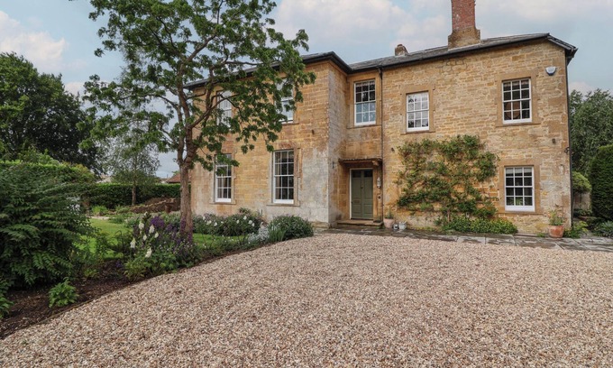 Merriott Cottage | THE OLD VICARAGE, pet friendly, with a garden in Merriott