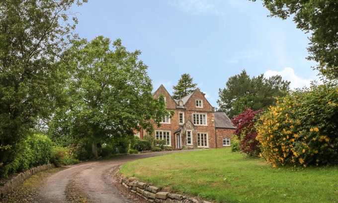 Tiverton Cottage | THE OLD VICARAGE, pet friendly, character holiday cottage in Tiverton