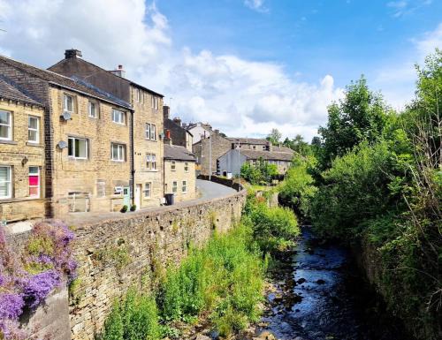 Holmbridge House | THE OLD WASH KITCHEN - Charming Character Cottage in Holmfirth, Yorkshire
