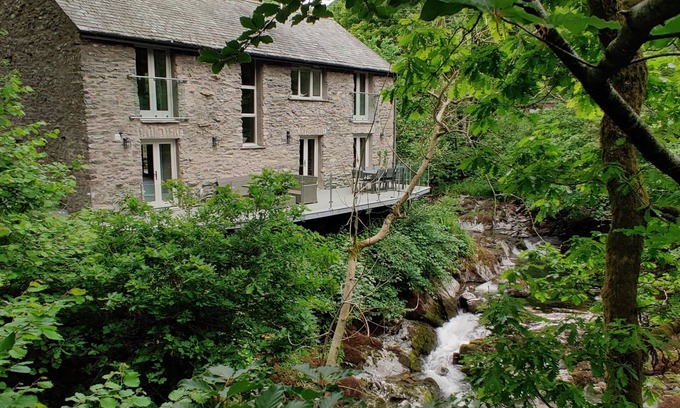 Kendal House | THE OLD WATER MILL, luxury holiday cottage, with hot tub in Kendal