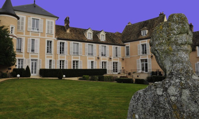 Montfort-l'Amaury Hotel | The Originals Relais, Hôtel St Laurent