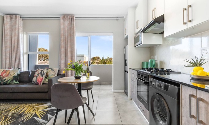 Bloubergstrand Apartment | The Orion 18 - One Bedroom Apartment, Sleeps 2