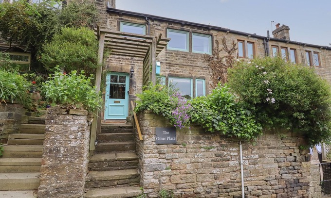 Holmfirth Cottage | THE OTHER PLACE, family friendly, with open fire in Holmbridge