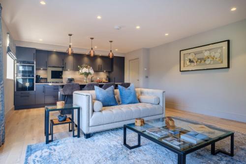 Kendal House | The Outhouse