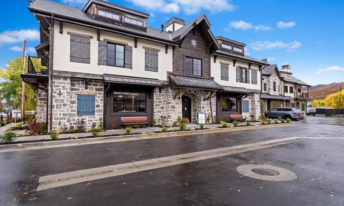Midway Apartment | The Owl Room - Newly Built Loft Near Park City