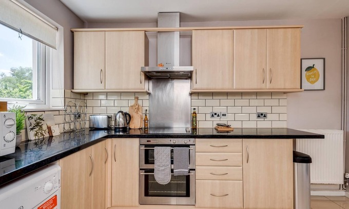 Oxford House | The Oxford Abode - 3-Bedroom House - large garden