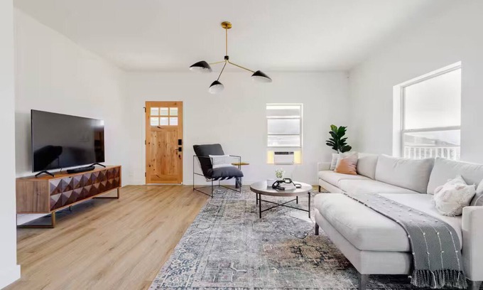 Palisade House | The Pali House A - Wine Country Getaway - 10 Acres w/stunning views