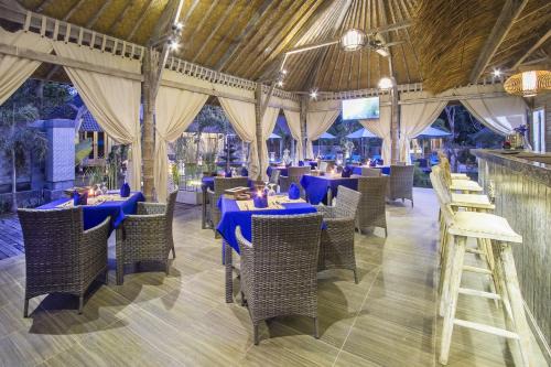 Mushroom Bay Hotel | The Palm Grove Villas