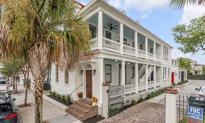 Cannonborough Elliotborough Apartment | The Palmetto House