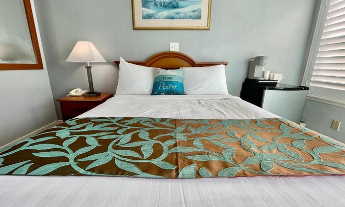 Shell Beach Hotel | The Palomar Inn