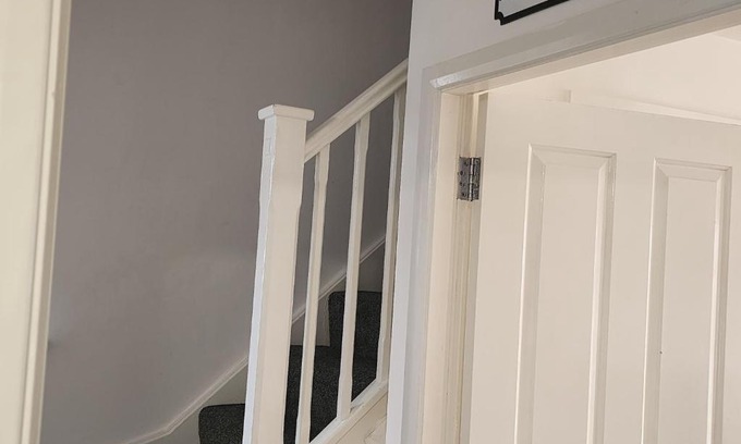 Great Sankey Apartment | The Peaceful Duplex