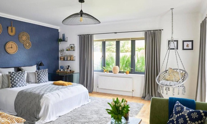 Milford on Sea House | The Pebble Suite