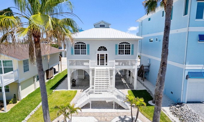 Bonita Springs House | The Perfect Beach Getaway! 2-Bedroom & 2-Bath Home | Sleeps 7