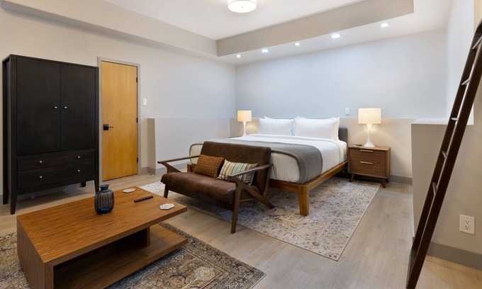 Bel Air House | The Perfect Getaway Near UCLA and the Getty Center