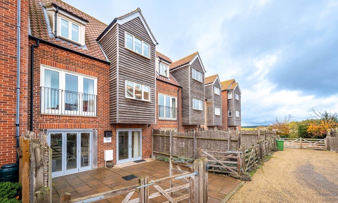 Wells-next-the-Sea House | The Pilchard - Family friendly town house with French Chic interiors