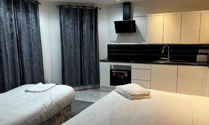 Manchester Hotel | The Pleasant House