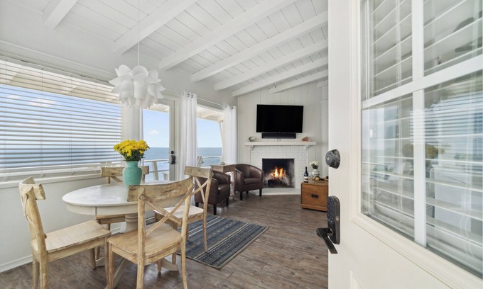 Eastern Malibu House | The Point Dume Bungalow on Carbon Beach