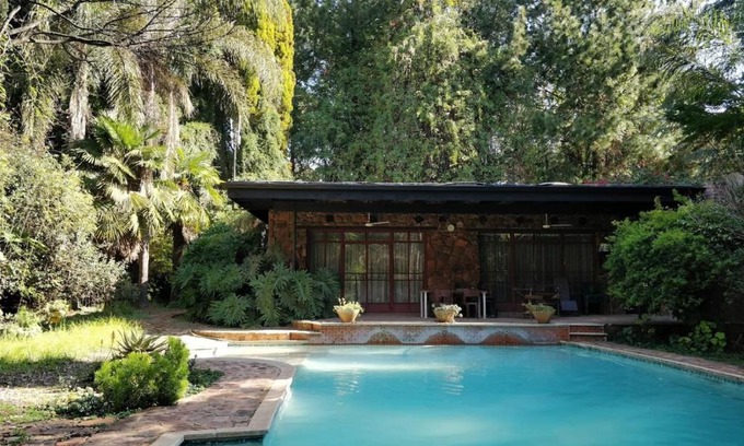 Centurion Apartment | The Pool House @ Salbu