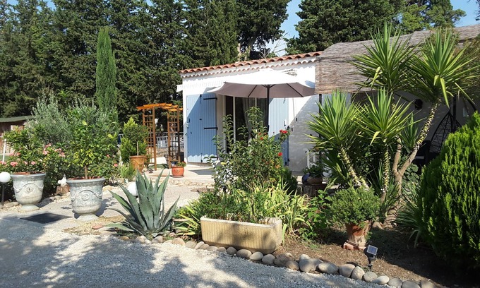 Chateaurenard Villa | "The Provencal cigalette"