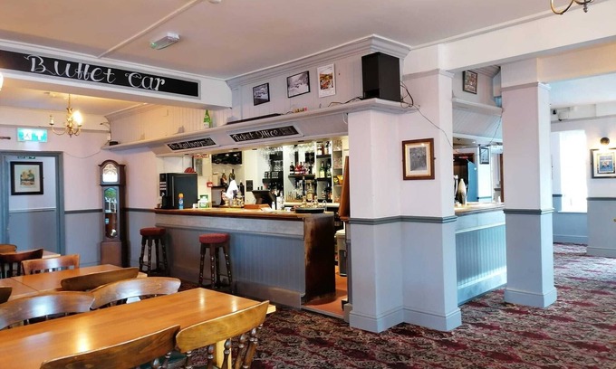 Malvern Bed & Breakfast | The Railway Inn