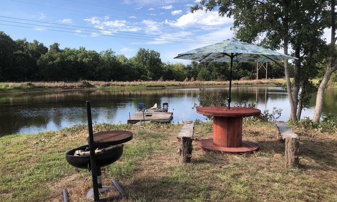Payne County House | The Ranch House and Outdoor Grill outside of Stillwater
