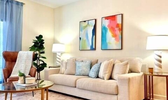 Oxford House | The Rebel Roze, 2BR Condo by Velvet Ditch Villas
