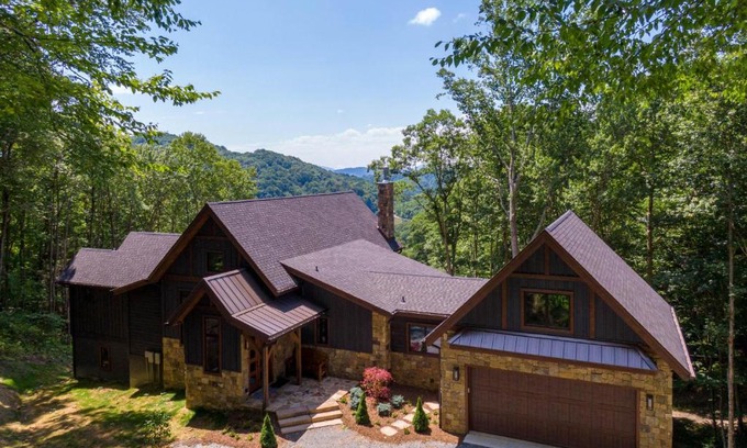 Banner Elk House | The Recovery Room at Eagles Nest