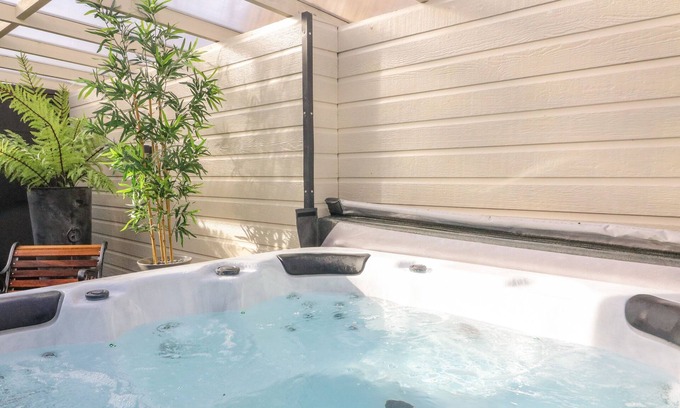 Carnforth Cottage | THE RED WELL COUNTRY INN, pet friendly, with hot tub in Carnforth