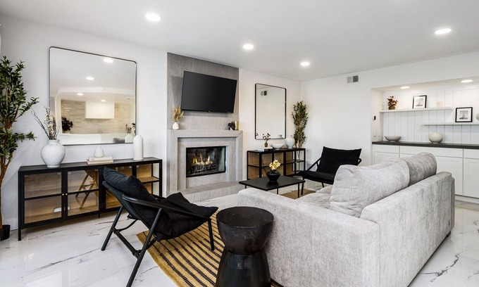 Palm Desert House | The Regency Estate fully remodeled 4-bedroom house with fitness room, pool ,spa.